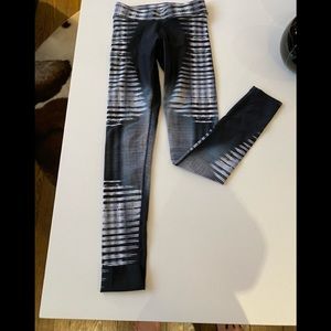Graphic legging